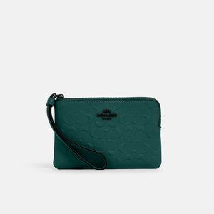 NWT Coach Wristlet w Embossed Leather in Green